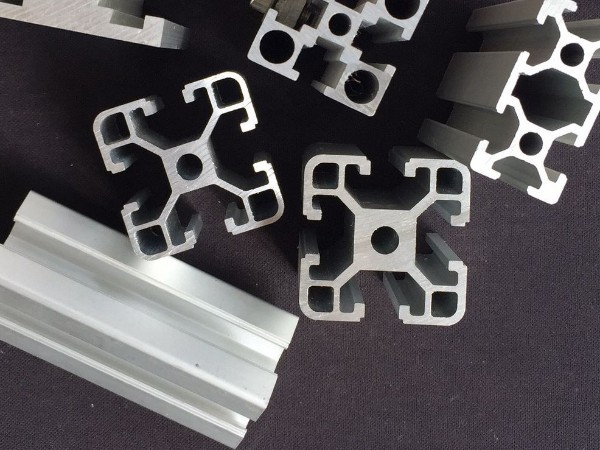 鋁型材廠家在面對自然災害的時候應該做什么？