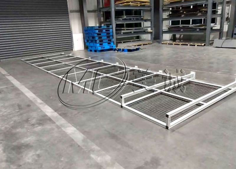 無錫鋁型材加工40<i style='color:red'>40型材</i>時，所用的配件種類