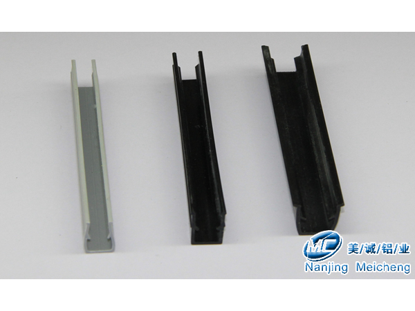 工業(yè)鋁型材配件中，槽條的作用