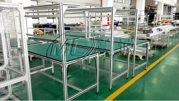 防靜電流水線工作臺(tái) 防靜電流水線工作臺(tái)