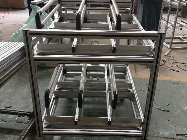 鋁型材框架與配件，可組裝的成品種類