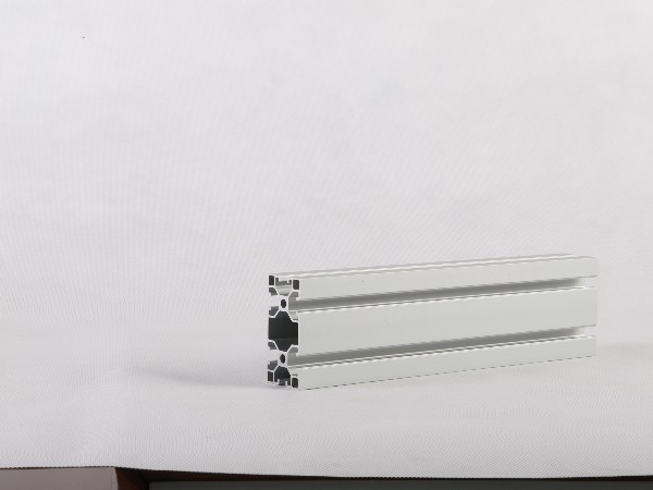 鋁型材廠家，加工定制中的擠壓過程