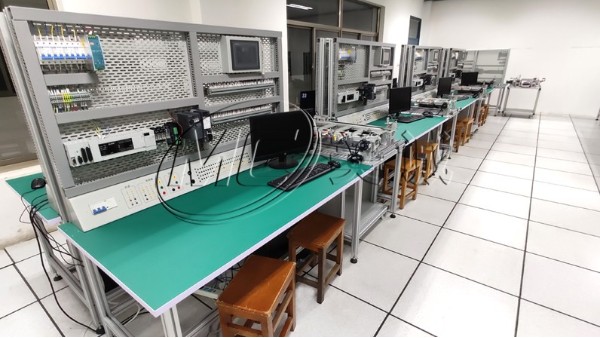 鋁型材PLC高校試驗(yàn)臺(tái) 鋁型材PLC高校試驗(yàn)臺(tái)