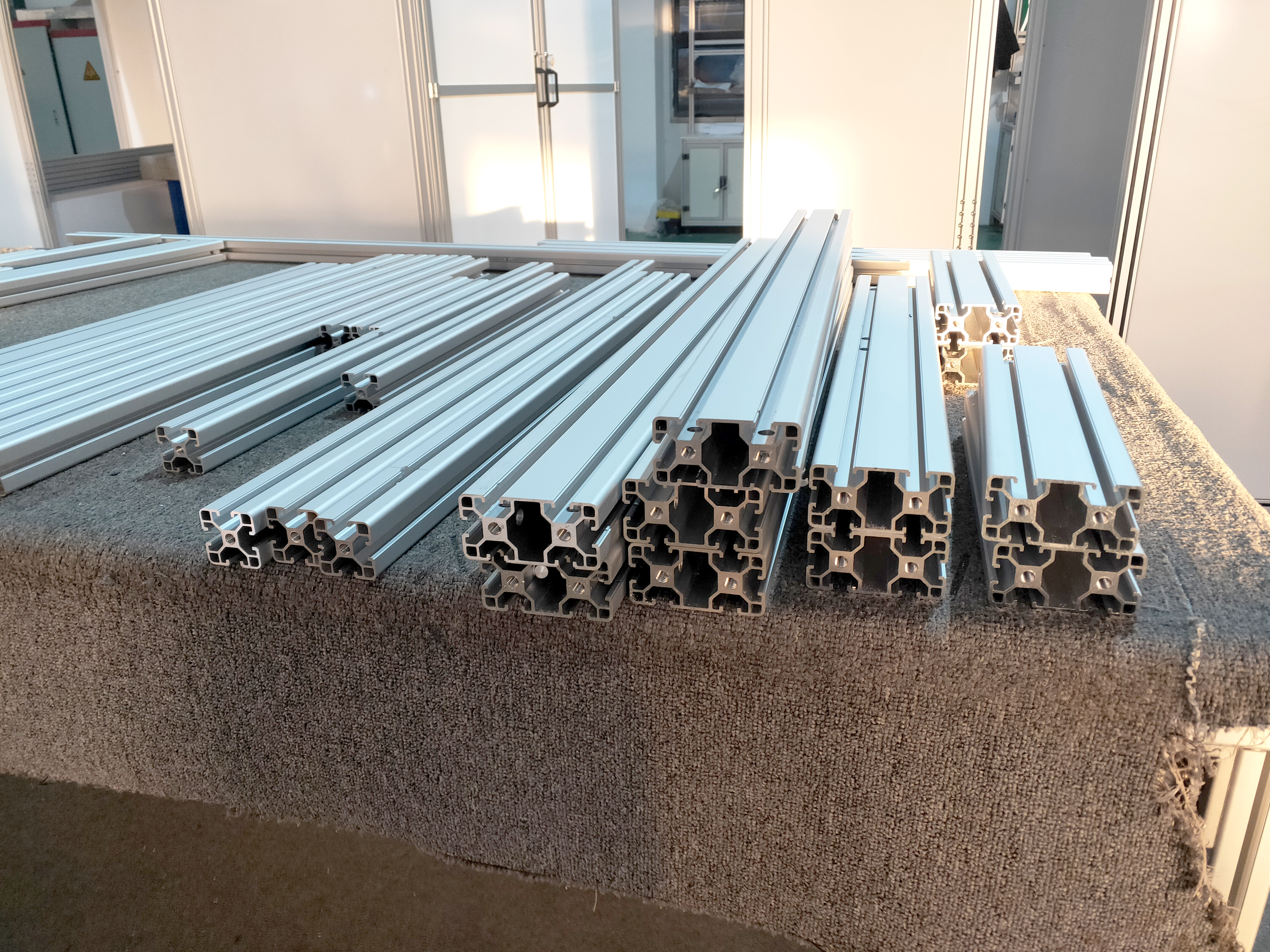 劃算的要點(diǎn)是這個(gè)，鋁型材框架加工廠